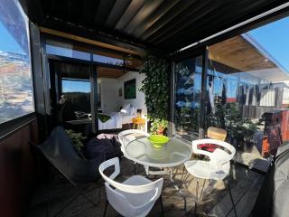 Studio with a View - Raglan - 7