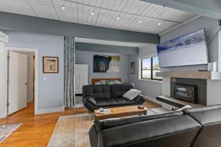 Pool, Hot Tub, Ski In Ski Out Studio, King Bed - 1
