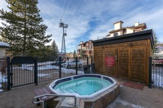 Ski In Ski Out, Hot Tub, Gas Grill in Picnic Area - 9