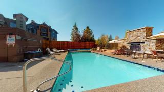 Snow Flower 204 -REDUCED RATES- Pool, Hot Tub, Balcony with Views, Steps to Gondolas, Restaurants - 9
