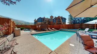 Snow Flower 204 -REDUCED RATES- Pool, Hot Tub, Balcony with Views, Steps to Gondolas, Restaurants - 7
