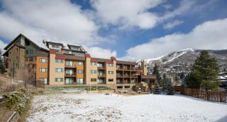 Snow Flower 204 -REDUCED RATES- Pool, Hot Tub, Balcony with Views, Steps to Gondolas, Restaurants - 4