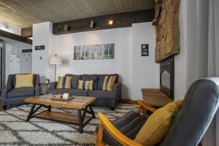 Heated Pool, Private Washer & Dryer, Ski In, Ski Out, Just Remodeled - 4