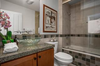 Outdoor Pool and Hot Tub, Gas Grill on Patio, Private Washer & Dryer - 2