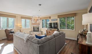 Pool, Hot Tub, Balcony over Burgess Creek, Walk to Gondola Square - 7