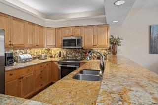 Pool, Hot Tub, Balcony over Burgess Creek, Walk to Gondola Square - 1