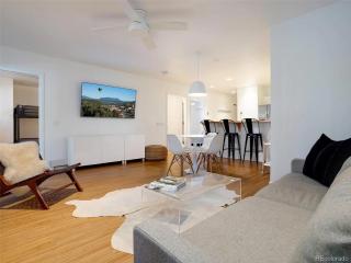 Pool & Hot Tub, Easy Walk to Slopes, Ski Season Shuttle, Luxury for Families - 3