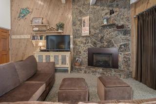 Outdoor Pool and Hot Tub, Air Conditioned, 135 Steps From Ski Access - 4