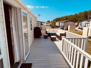 The Knightsbridge, Boulevard, Seal Bay Resort - Selsey - 3