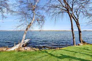 Victorian All-Suite Lakefront 3BR w/ Pier - 9