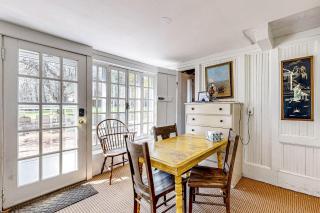 Antique Lake Front Getaway- The Lake House - Ripon - 5