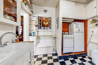 Antique Lake Front Getaway- The Lake House - Ripon - 1