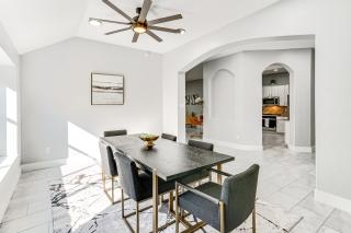 2 Living Areas, Fireplace! Gem 11 Mi to Fort Worth - 3