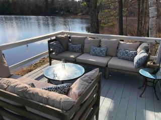 Idyllic Wooded Lakeside Retreat - Wolfeboro - 6