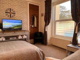 Charming, Cozy Apartment, 2 mins from the Beach - Llanfairfechan - 2