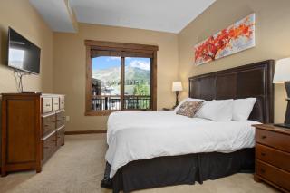 Air Conditioning, Penthouse Condo1-Bedroom Plus Den - 6