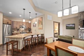 Air Conditioning, Penthouse Condo1-Bedroom Plus Den - 2