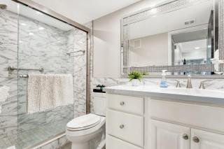 Seaside Serenity: 1BR Waterfront Penthouse Maderia - St Pete Beach - 7