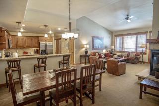 Outdoor Pool and Hot Tub, Air Conditioning, Covered Deck with Gas Grill, Penthouse Level - 1