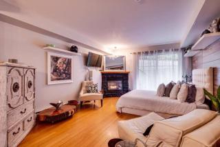 Cozy Loft in the Heart of St-Sauveur Village! - 2