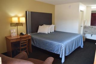 Value Inn - Livonia - Livonia - 9
