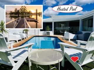 Reflections Broadbeach- Heated Pool! Complete Waterfront Entertainer with Huge Deck, Pool Table and Pontoon - Gold Coast - 0