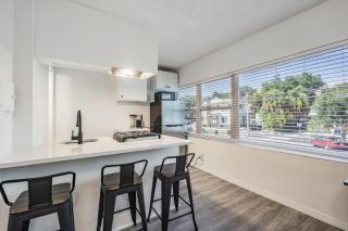 Spacious Studio Apartment near Nightlife & Dining! - Sint-Petersburg - 6