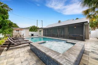 Poolside Oasis - Just Steps to The Sand! - Monthly Beach Rental - Clearwater Beach - 4