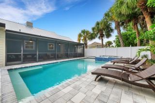 Poolside Oasis - Just Steps to The Sand! - Monthly Beach Rental - Clearwater Beach - 3