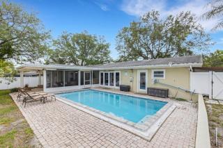 Sandy Retreat Pool Home - Vacation Rental - 7