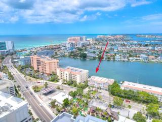Bayway Luxury Waterfront Townhome & Pool - Clearwater Beach - 0