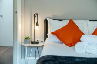 Town Centre Watford 2 bedoom Apartment Fast Wifi,Parking-15 mins to Central London - Watford - 5