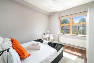 Town Centre Watford 2 bedoom Apartment Fast Wifi,Parking-15 mins to Central London - Watford - 9