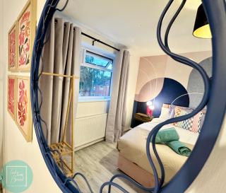 Charming 2BR Swinton House -Close to Manchester City Center - Manchester - 2