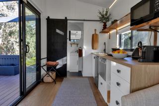 Fully Sustainable Tiny Home In McLaren Vale - McLaren Vale - 3