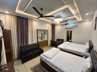 Kalash Guest House - Ayodhya - 4