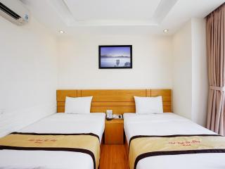 Nhat Linh Hotel & Suites Da Nang - Da Nang - 3
