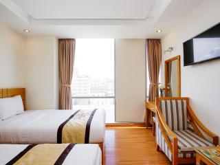 Nhat Linh Hotel & Suites Da Nang - Da Nang - 8