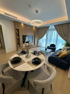 Stunning Sea View 2BR Apartment - Paramount Midtown - 6