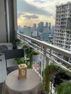 2-BR Penthouse Crib in Pasig near BGC Makati and Ortigas with Breathtaking View of the Metro Manila Skyline - Manila - 4