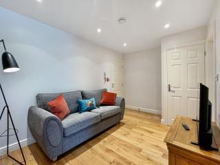 Treetops Apartment - Bristol - 6