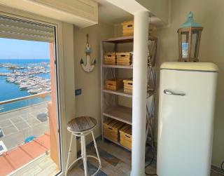 MARINA SEAVIEW APARTMENT - Central top-floor apartment with panoramic terrace, near Marina & Train Station - Nettuno - 4
