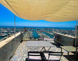 MARINA SEAVIEW APARTMENT - Central top-floor apartment with panoramic terrace, near Marina & Train Station - Nettuno - 0