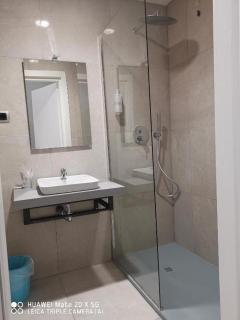 Guesthouse Central Station Group - Via Ponte Seveso 18 - Milan - 3