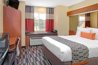 Microtel Inn & Suites by Wyndham Bushnell - Bushnell - 1