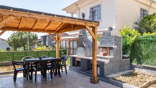 Stunning 4-Floor Villa with Sea View & Beach - 7