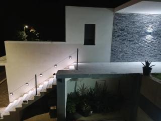 Holiday House "M" Omiš - Newly renovated house with swimming pool, 3 rooms, gym, large terrace with amazing view on town and 6 parkplaces - Omiš (Almissa) - 5