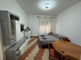 Silihome, Trastevere, Piazza della Radio - 9