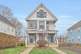 Classic West Hartford Center Apartment - West Hartford - 9