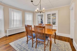 Classic West Hartford Center Apartment - West Hartford - 7
